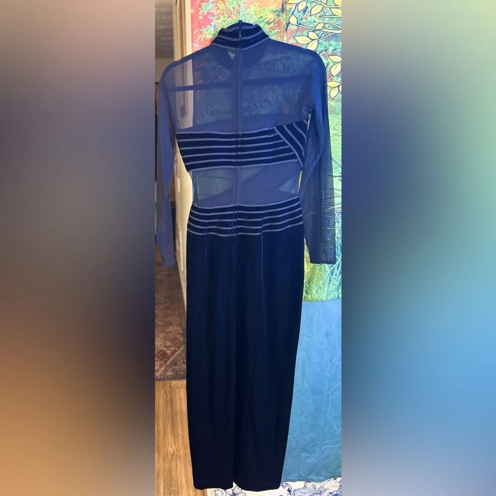 SALENOW•Cache Black Sheer-Panel Long Sleeve Cutout Velvet & Chiffon Gown - Picture 7 of 10